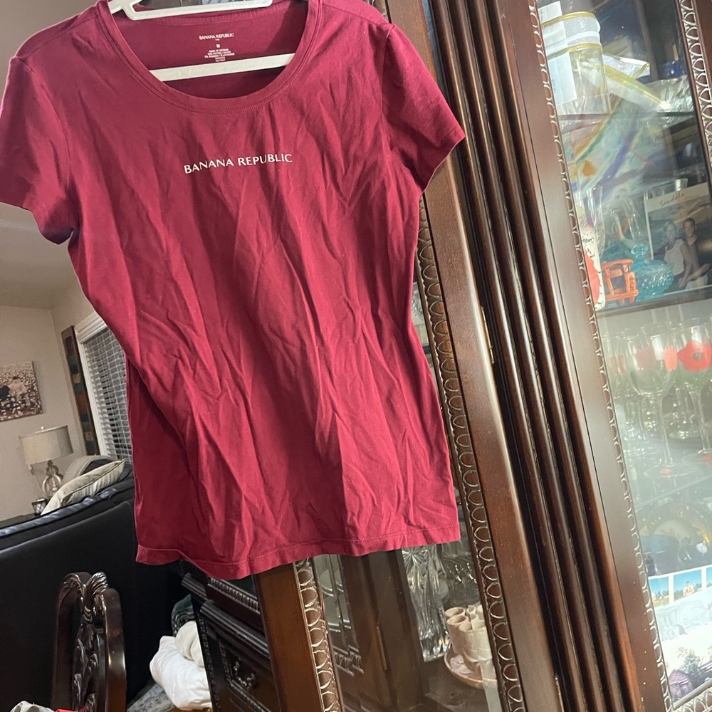 Banana Republic Women's Burgundy Tee